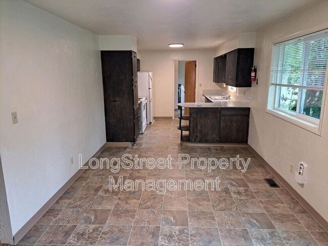 Building Photo - 1930 NW Kings Blvd