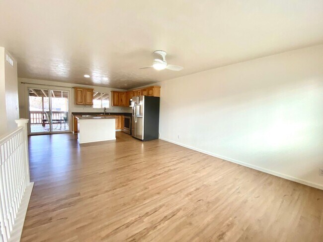 Building Photo - 4 Bedroom 2 Bath Home Boise North End
