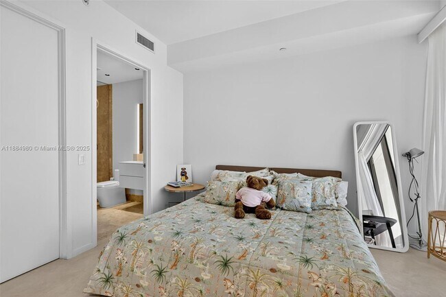 Building Photo - 9705 Collins Ave