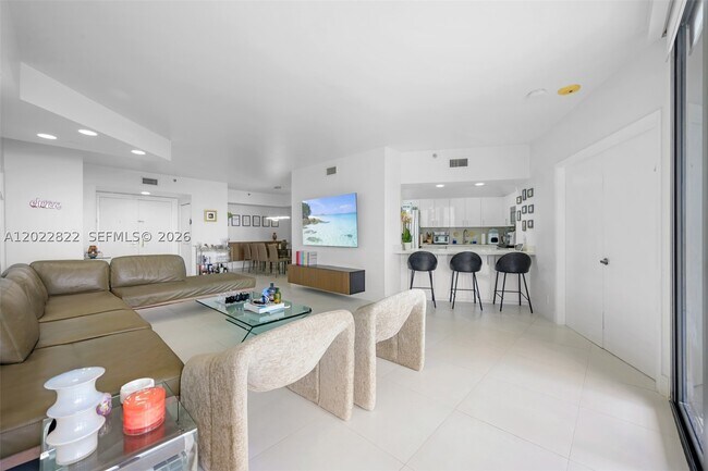 Building Photo - 20281 E Country Club Dr