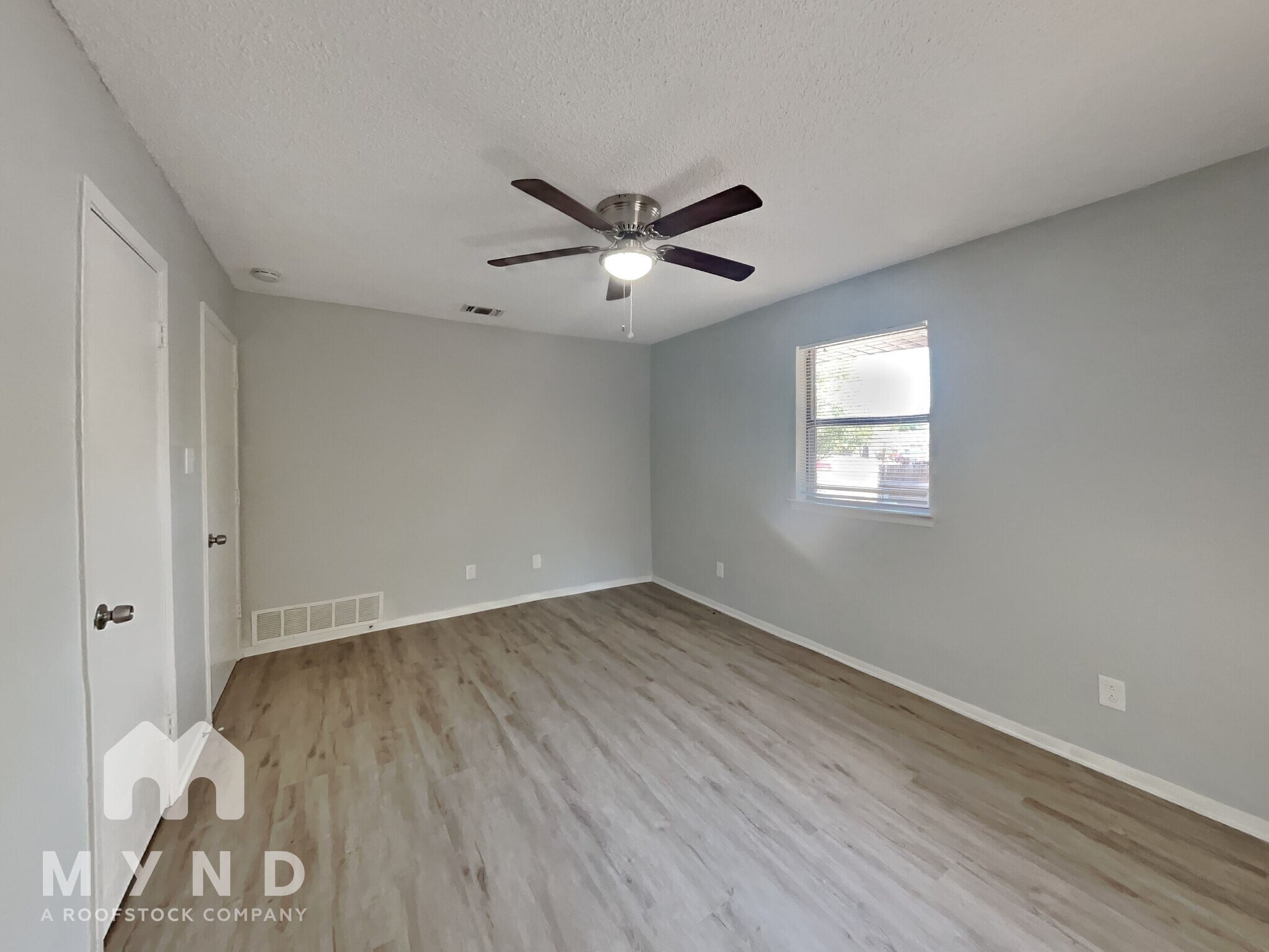 Building Photo - 807 Lakeview Ridge
