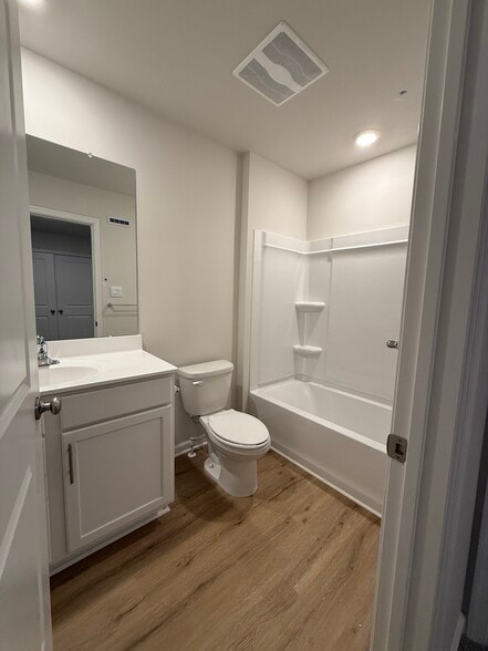 Building Photo - 8 Reagan Rd