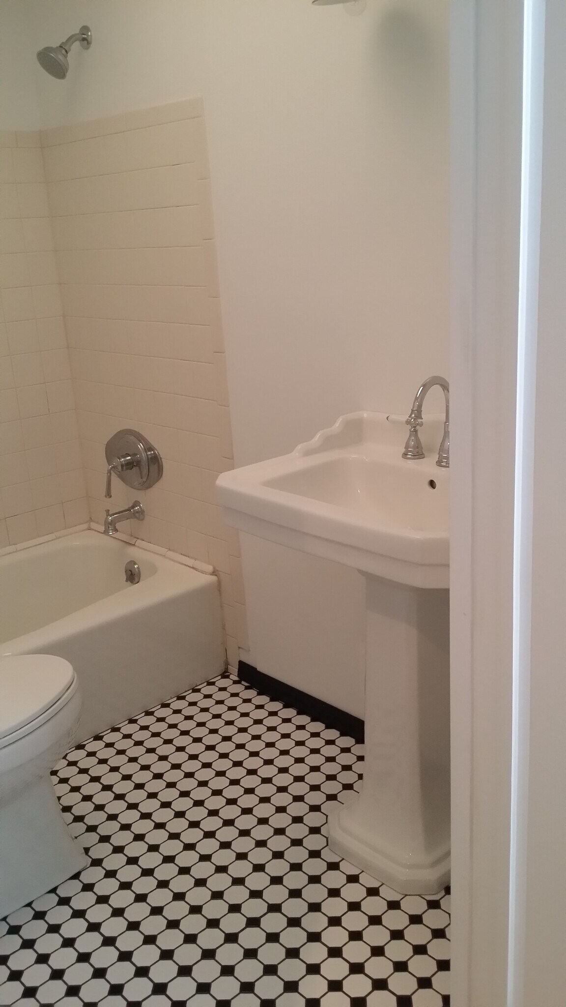 Building Photo - 3110 Niagara St