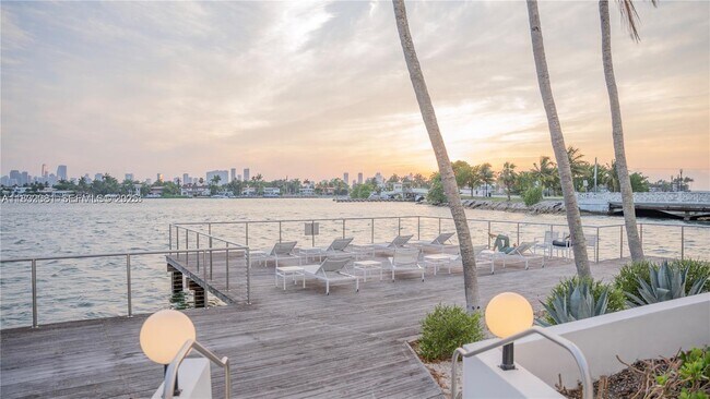 Building Photo - 3 Island Ave