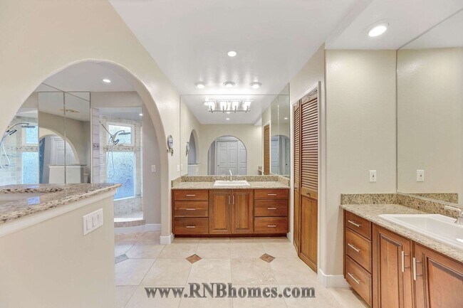 Building Photo - 4305 Whispering Oak Cir