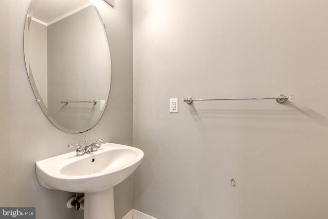 Building Photo - 2459 Cheyenne Dr