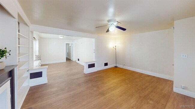 Building Photo - 2125 Niagara St