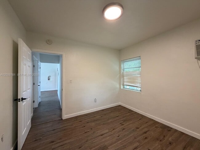 Building Photo - 541 SW 7th St