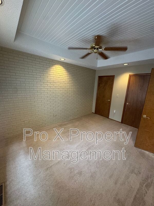 Building Photo - 510 E Elm St