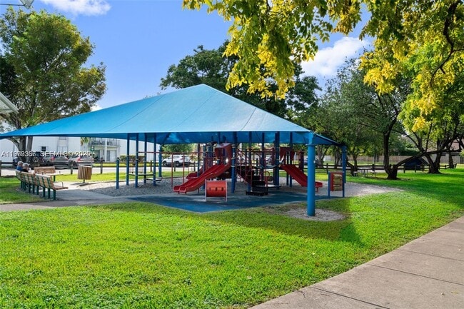 Building Photo - 9487 SW 76th St