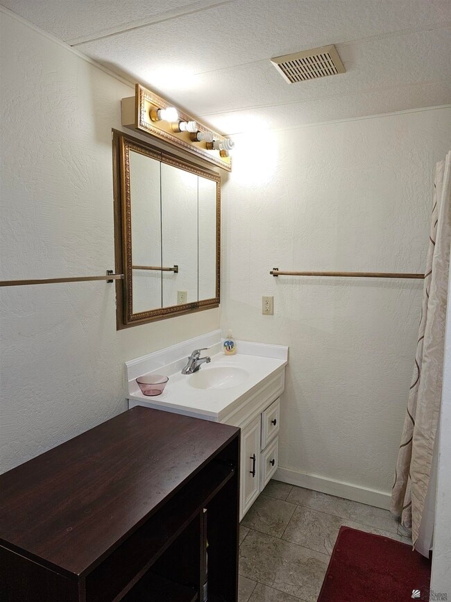 Building Photo - 2159 S Cottontail Ave