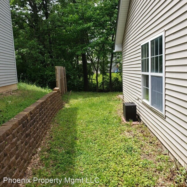 Building Photo - 3409-3411 Squirrel Dr