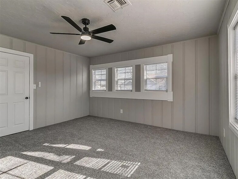 Master bedroom - 2200 NW 33rd St