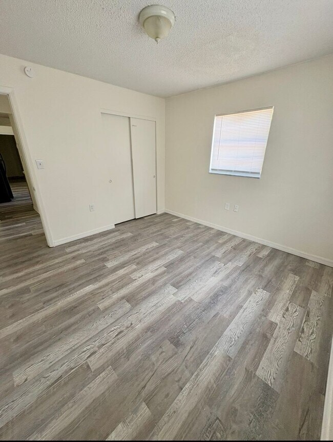 Building Photo - 8151 Hixton Dr