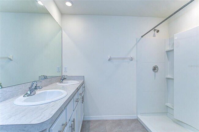 Building Photo - 38255 Sonnet Landing Ave