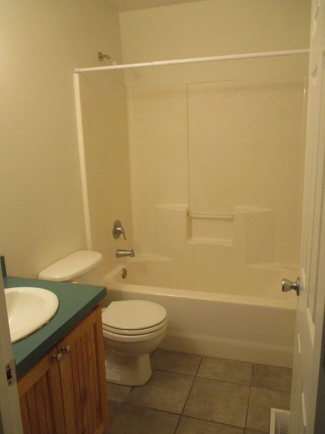 Building Photo - 402 Johns Way
