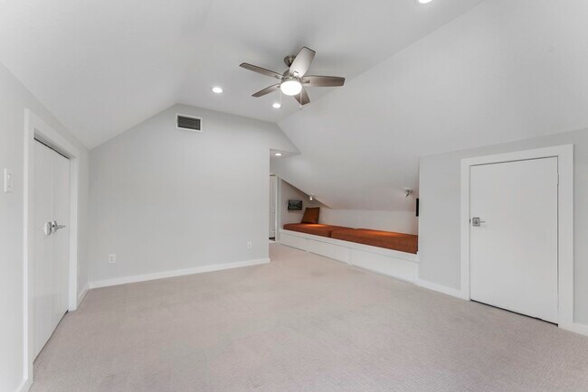 Building Photo - 14 Jetty Point Dr