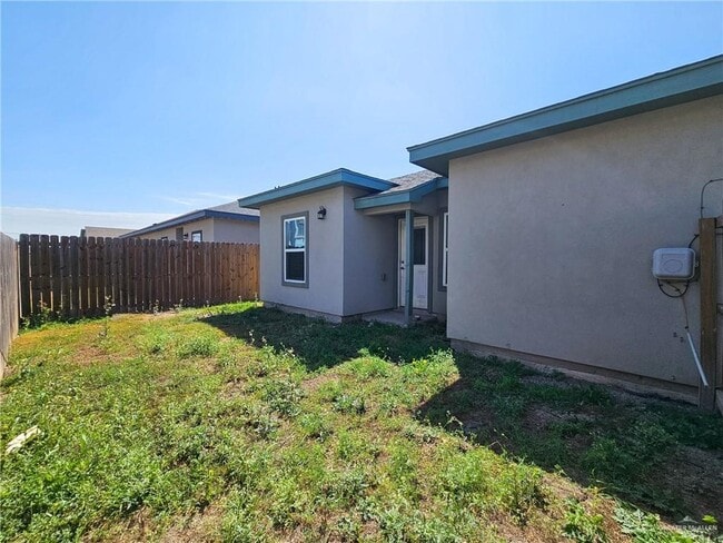 Building Photo - 17 Saketa Ln