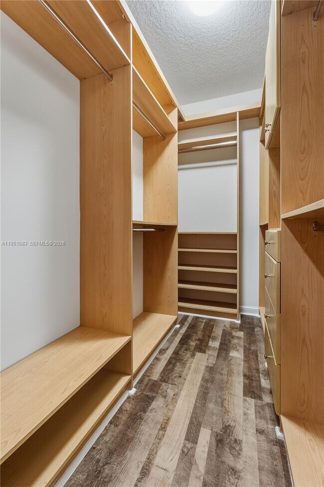 Building Photo - 2238 SW 125th Ave