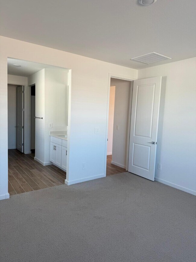 Building Photo - 17816 W Coolidge St