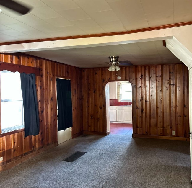 Building Photo - 110 E Burgess St