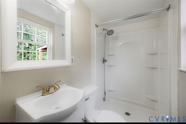 Building Photo - 5712 Willowbranch Dr