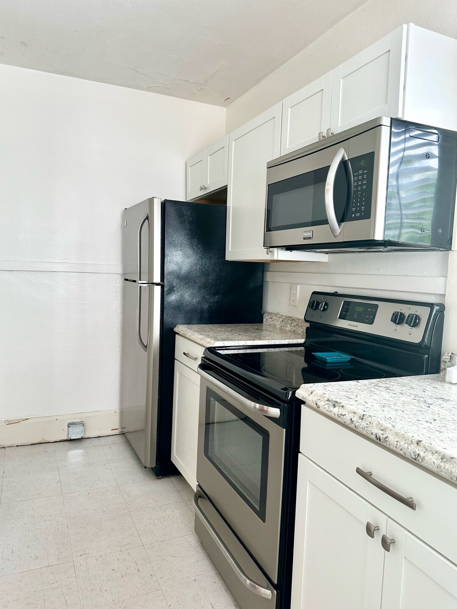 Kitchen Appliances - 515 E Tuscaloosa St