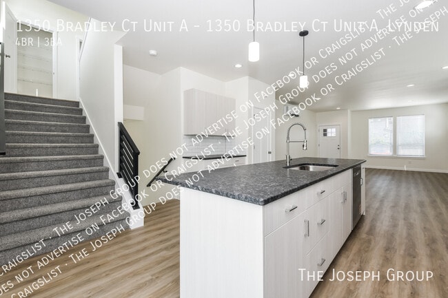 Building Photo - 1350 Bradley Ct