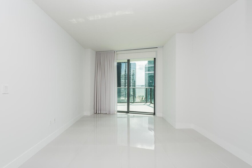 Building Photo - 1300 S Miami Ave