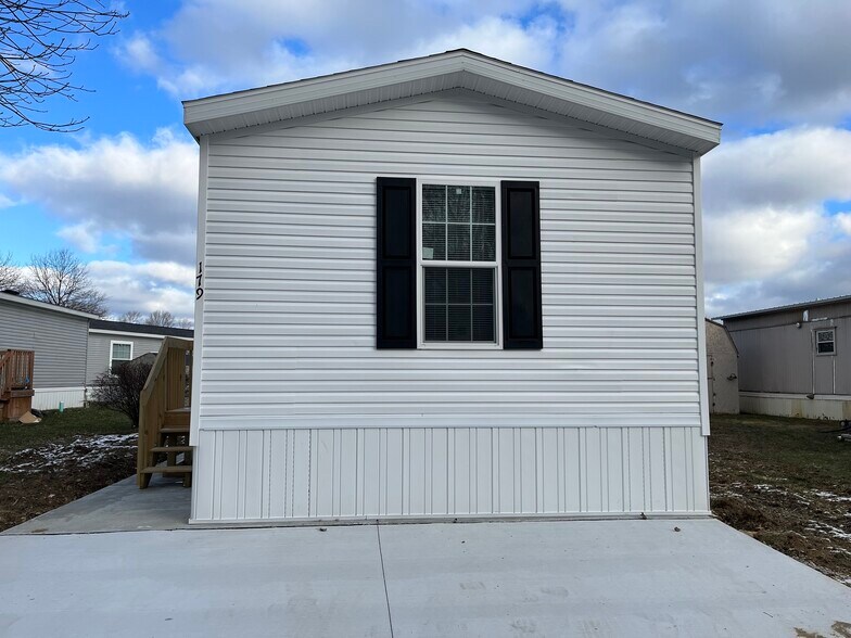 Building Photo - 6610 Lear Nagle Rd