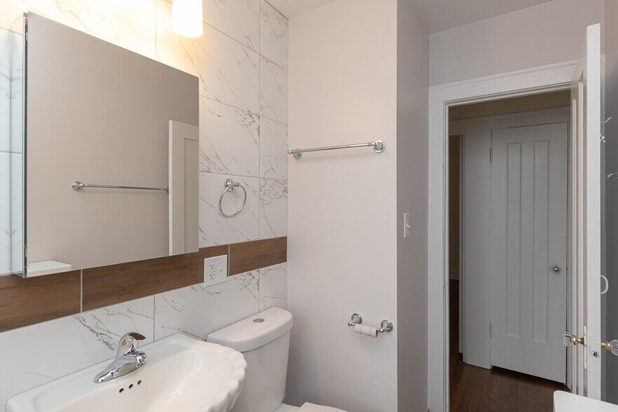 Building Photo - 4512 S Laporte Ave