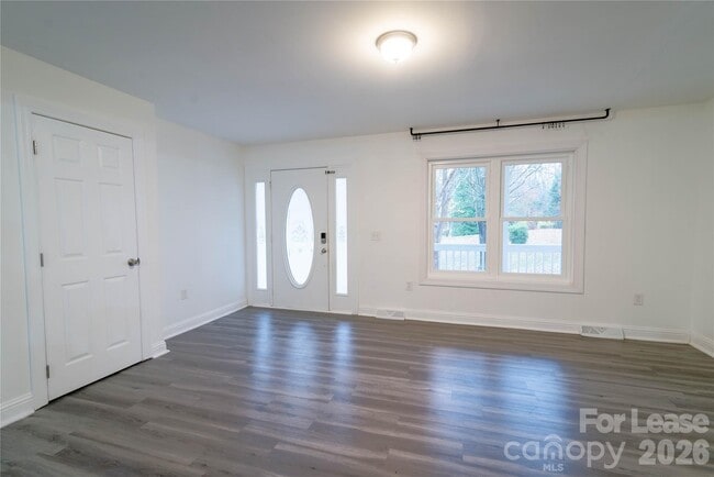 Building Photo - 284 Stanley Spencer Mountain Rd