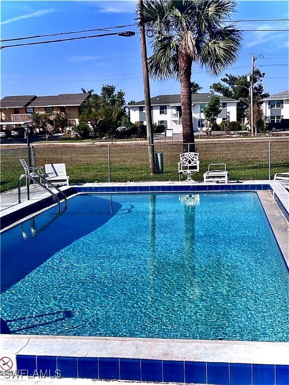 Building Photo - 423 Cape Coral Pkwy W
