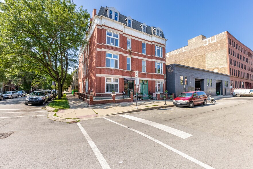 Building Photo - 901 W 19th St