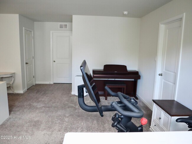 Building Photo - 404 Willet Ct