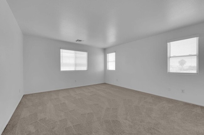 Building Photo - Freshly updated 4-bedroom move-in ready and built for comfortable everyday living.
