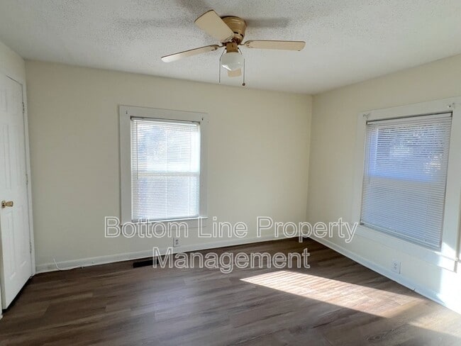 Building Photo - 118 Nat Barber Ave