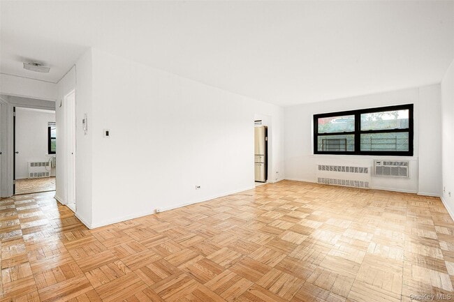 Building Photo - 94-30 60th Ave