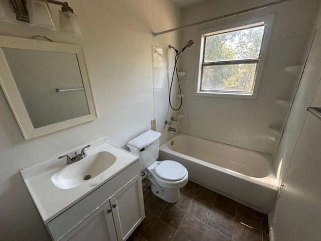 Building Photo - 1342 N 64th St