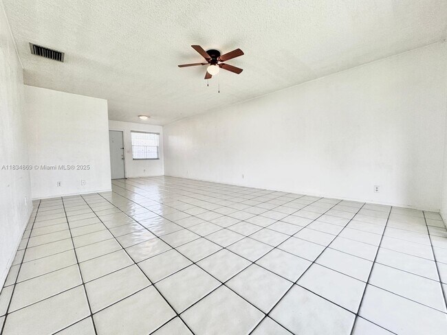 Building Photo - 700 Layne Blvd