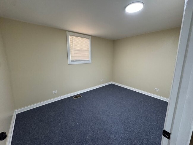 Building Photo - 7245 S Evans Ave