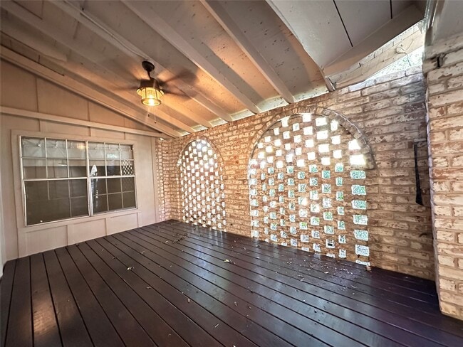 Building Photo - 10902 Bob White Dr