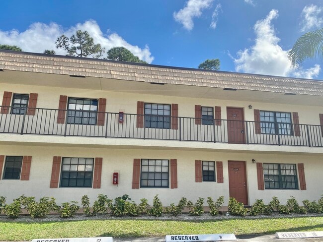 Building Photo - 4325 Oak Terrace Dr