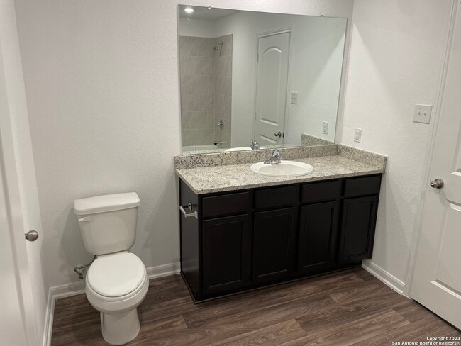 Building Photo - 10930 Chatham Ct