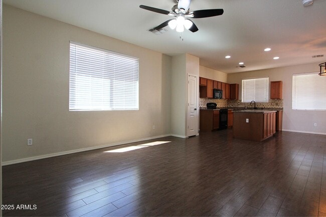 Building Photo - 1554 E Prickly Pear Pl