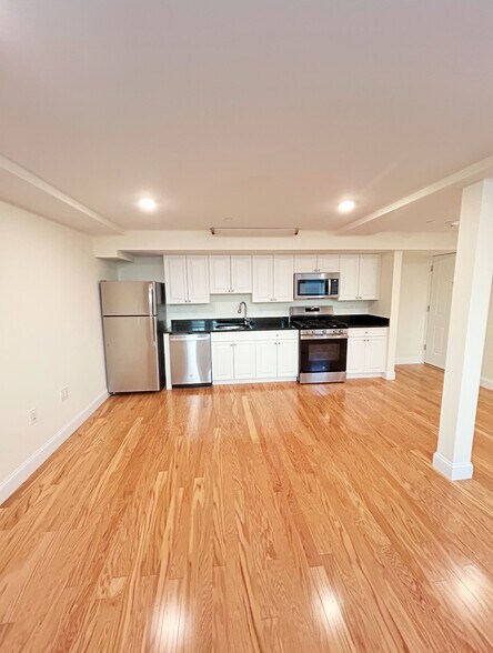 Building Photo - 1 Langdon Sq