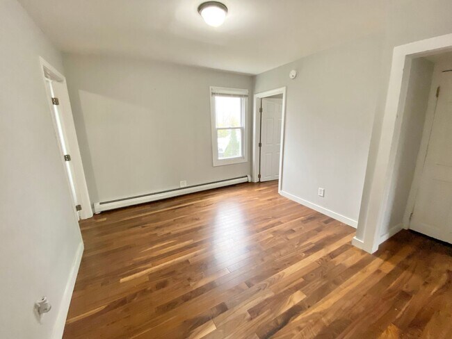 Building Photo - 89 Pitkin St