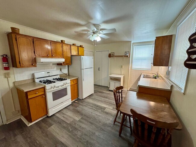 Building Photo - 1509 Hatteras St