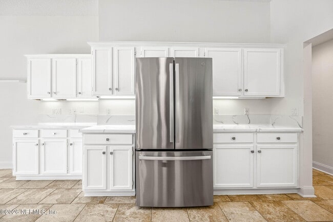 Building Photo - 3447 Heron Dr N