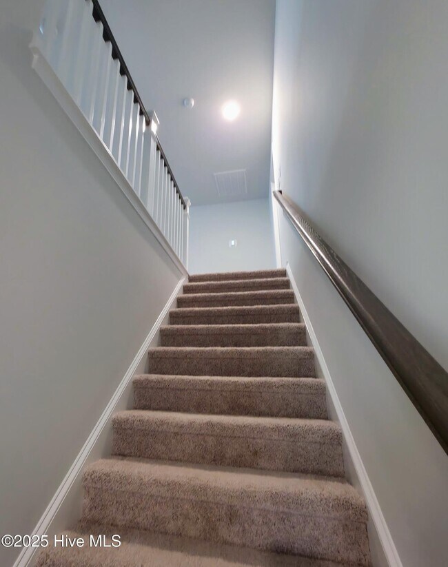 Building Photo - 344 Eagle Claw Dr
